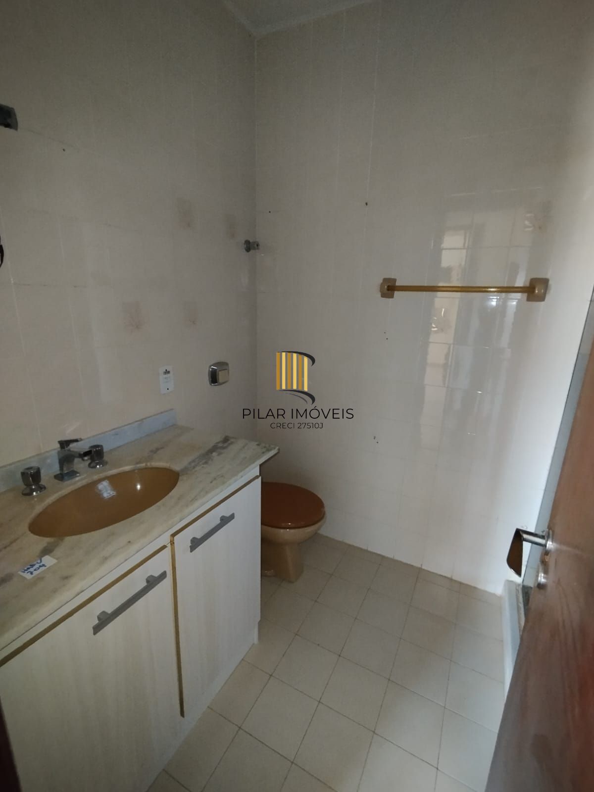 Linda cobertura no bairro Tristeza para venda.