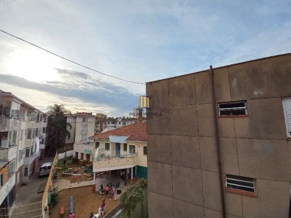 Apartamento em Porto Alegre, no bairro Partenon, com 2 dormitório(s), e 2 banhei