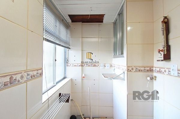 Apartamento em Porto Alegre, no bairro Cristal, com 2 dormitório(s), 1 vaga por 