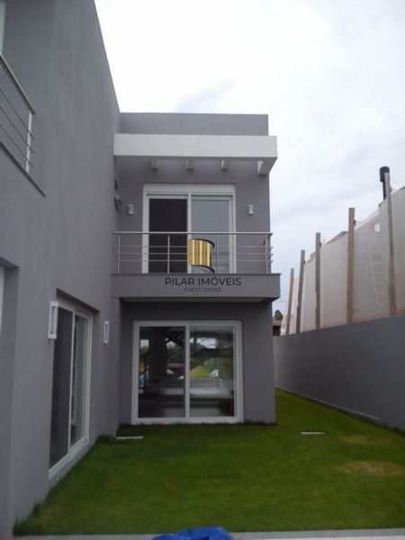 Casa no TerraVille com 3 dormitórios sendo 2 suítes.