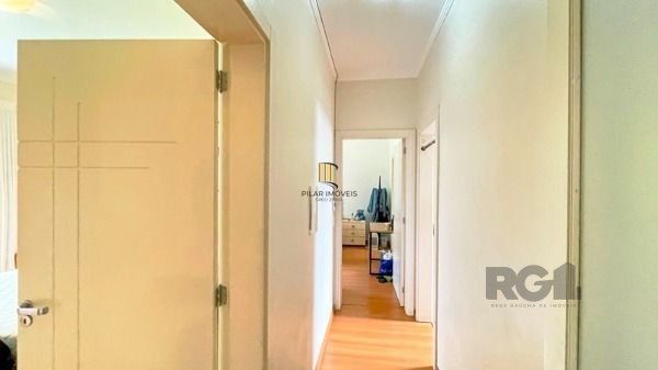 Casa em Porto Alegre, no bairro Ipanema, e 0 banheiros, à venda.