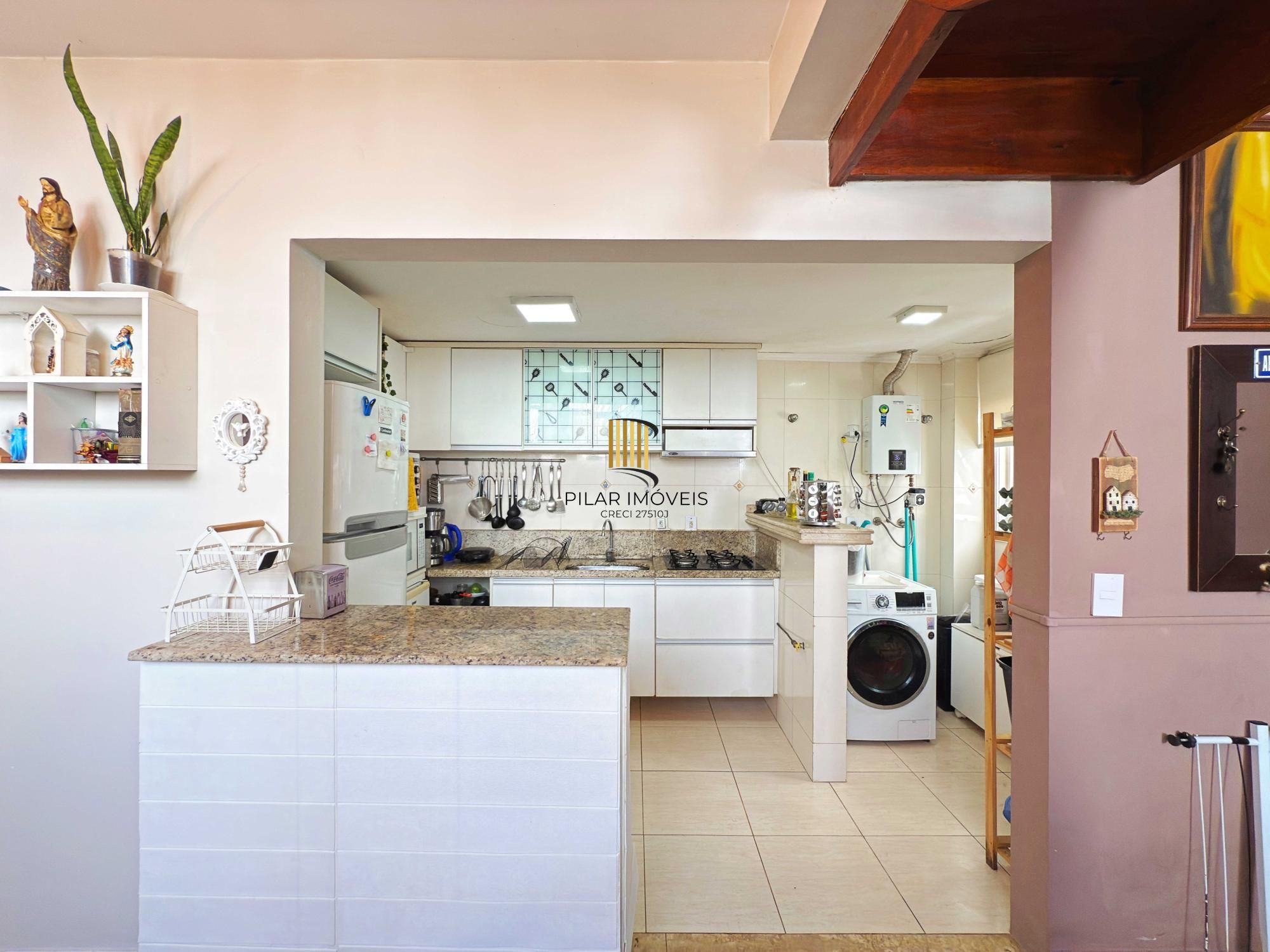 Triplex 4 dormitórios no bairro Pedra Redonda