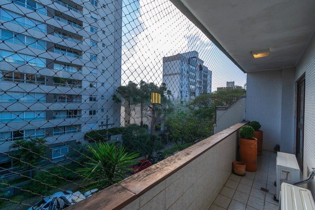 Cobertura ensolarada no coração de Petrópolis — 2 (ou 3) dormitórios + 1 vaga escriturada