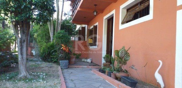 Casa para Venda - 220m², 4 dormitórios, sendo 1 suites, 2 vagas - Tristeza