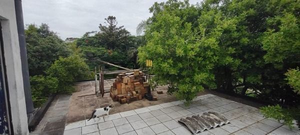 Casa em Porto Alegre, no bairro Espírito Santo, com 3 dormitório(s), e 3 banheir