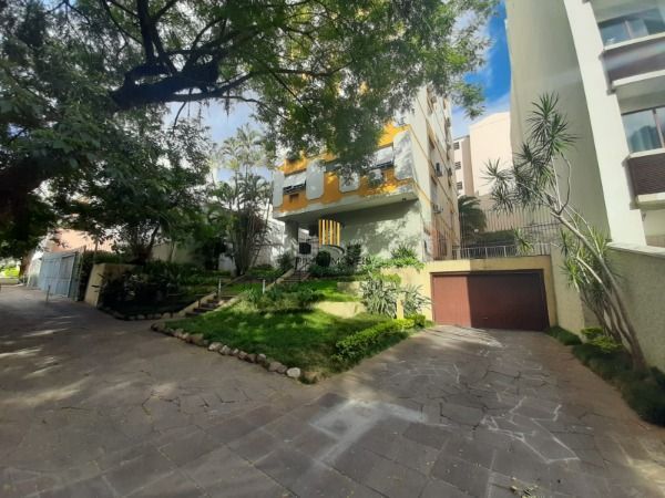 Cobertura em Porto Alegre, no bairro Petrópolis, com 3 dormitório(s), e 3 banhei