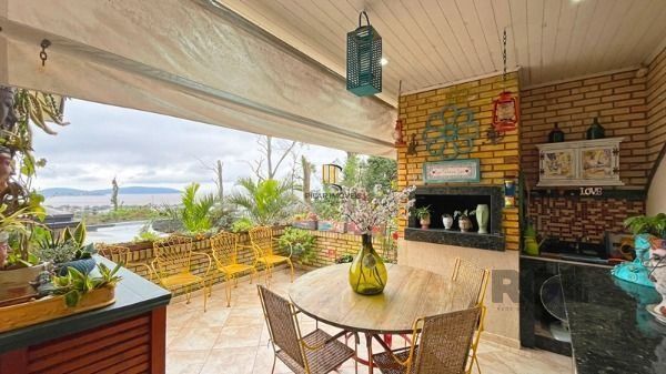 Casa Condominio em Porto Alegre, no bairro Jardim Isabel, com 3 dormitório(s), à