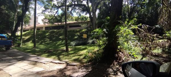 Terreno 51,80 x 150 em Porto Alegre, no bairro Pedra Redonda, à venda.