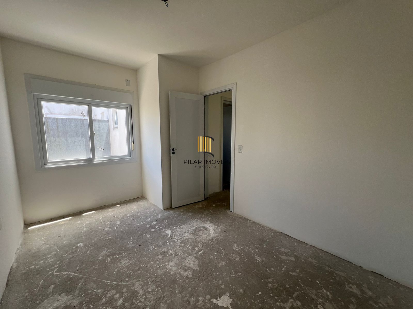 Casa em condomínio com 3 dormitórios.