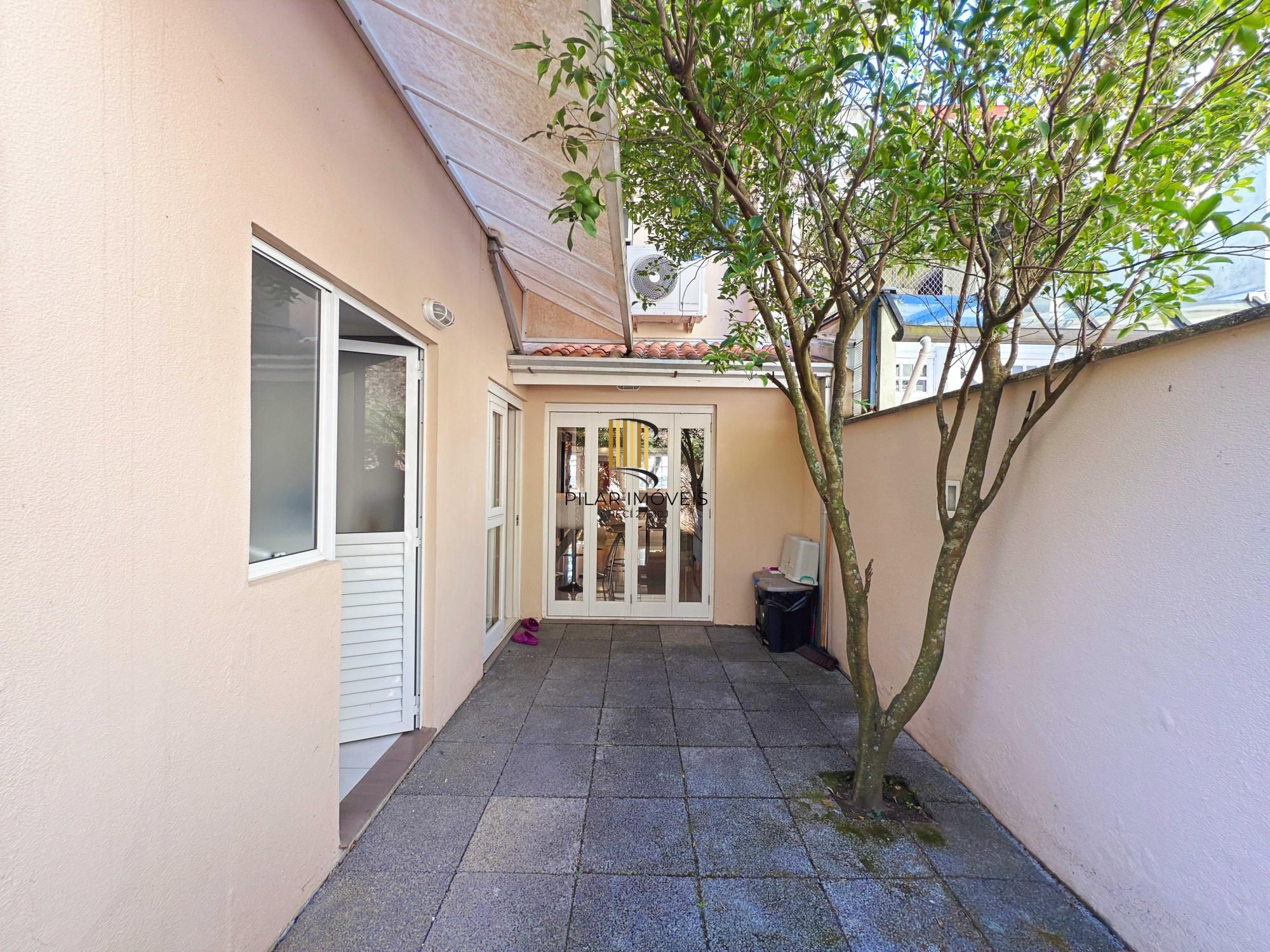 Casa de Condomínio 3 dormitórios no bairro Tristeza