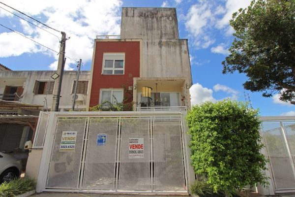 Casa Condominio em Porto Alegre, no bairro Ipanema, com 2 dormitório(s), e 2 ban