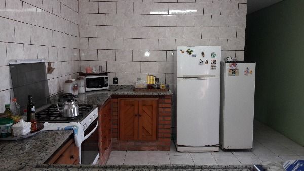 Casa em Porto Alegre, no bairro Aberta dos Morros, com 4 dormitório(s), e 4 banh