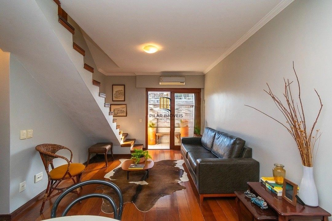 Cobertura ensolarada no coração de Petrópolis — 2 (ou 3) dormitórios + 1 vaga escriturada