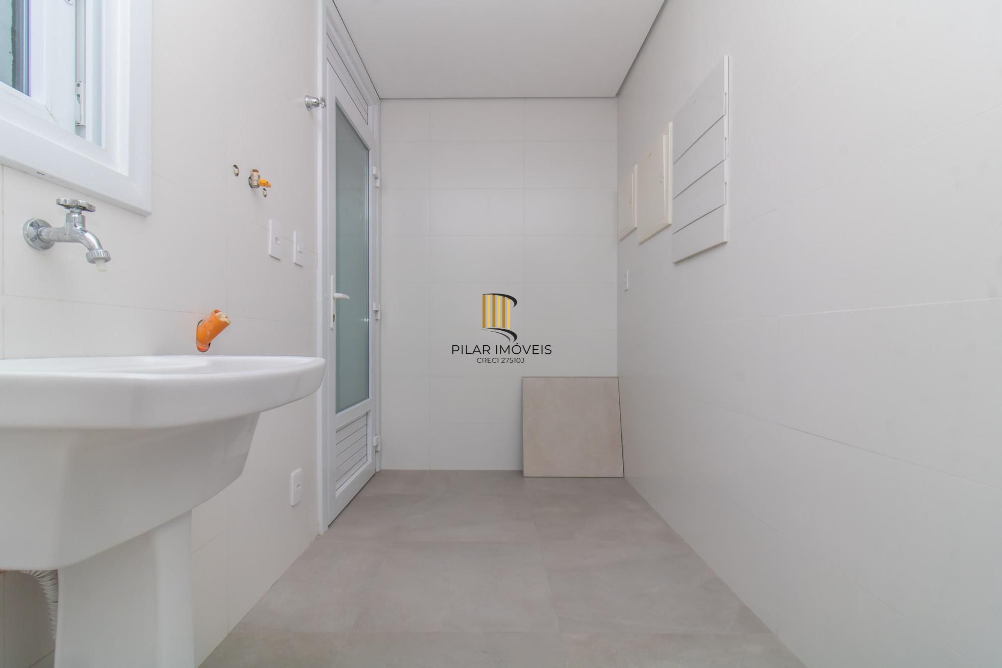 APARTAMENTO DUPLEX - 177m², 3 dormitórios, sendo 3 suites, Menino Deus