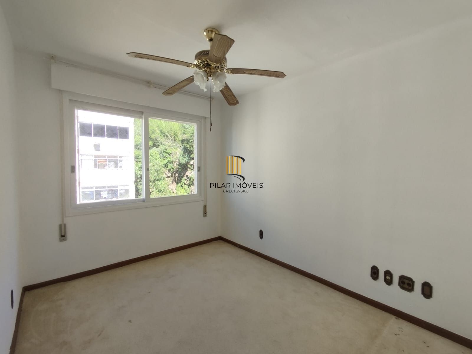 Apartamento 2 dormitórios, closet, 2 banheiros, dep. empregada vista, para o Gua