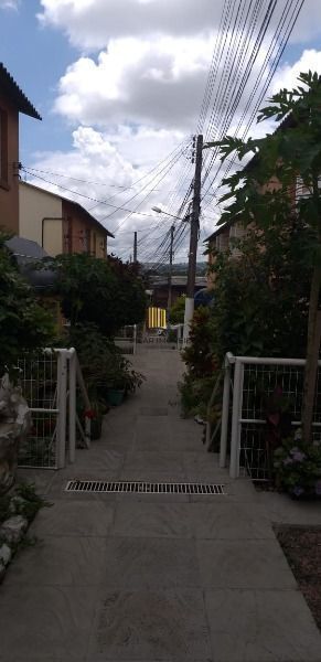 Residência em Condominio para Venda com 2 dormitórios com 1 vaga - Santo Antonio