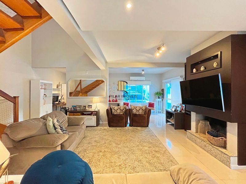 **Residência á venda no Condomínio Mountain ville  RS**