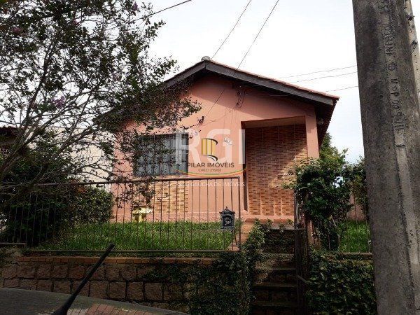 Casa em Porto Alegre, no bairro Espírito Santo, com 2 dormitório(s), e 2 banheir