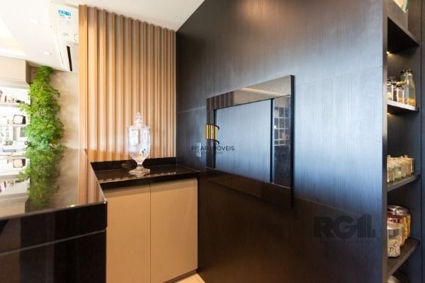 Apartamento em Porto Alegre, no bairro Cavalhada, com 3 dormitório(s), e 3 banhe