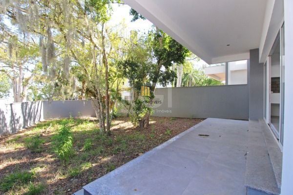 Casa Condominio para Venda - 364m², 3 dormitórios, sendo 3 suites, 2 vagas - Ped
