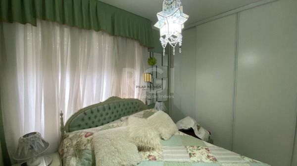 Apartamento em Porto Alegre, no bairro Cristal, com 2 dormitório(s), e 2 banheir