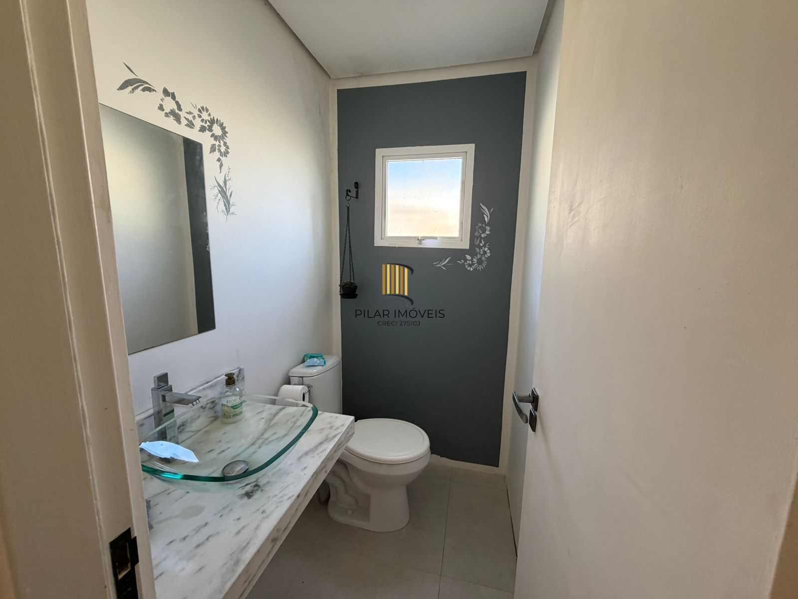 Linda Residência com 3 amplas suítes no Terra Ville.