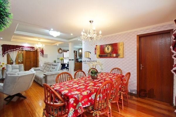 Casa para Venda - 399m², 4 dormitórios, sendo 1 suites, 6 vagas - Vila Nova