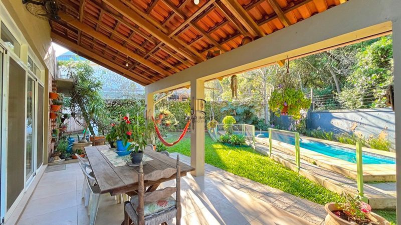 No condomínio Mountain Ville Residência 3 dormitórios.