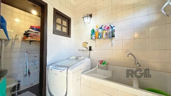 Casa 4 dormitórios à venda Camaquã Porto Alegre/RS