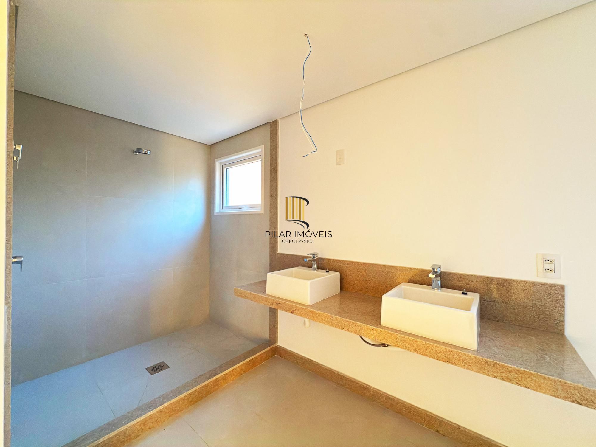 Belíssimo apartamento no Bairro Vila Conceição com 193m² privativos, 3 suítes e 4 vagas de garagem, no condomínio Altos da Chácara.
