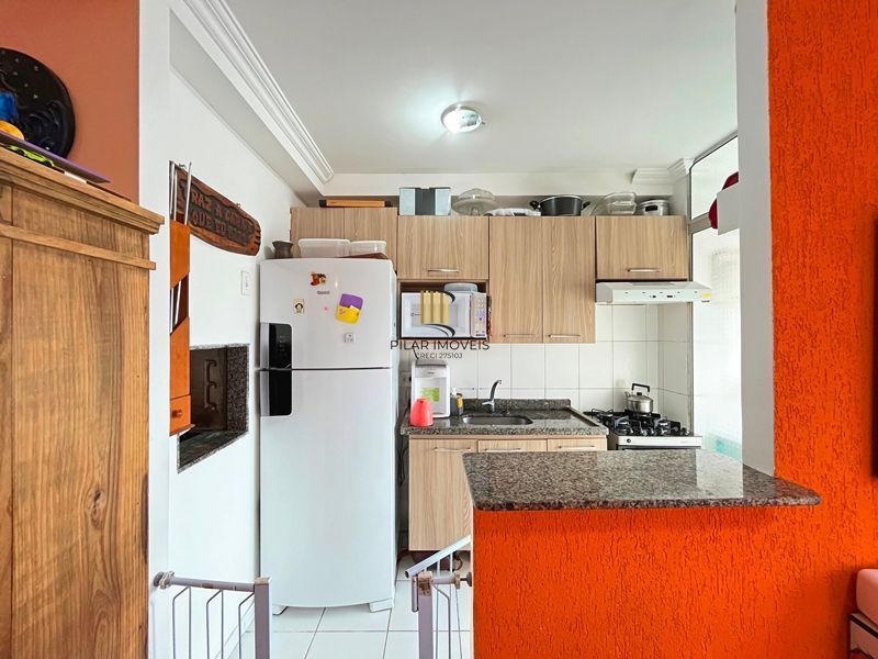 Apartamento 2 dormitórios, com suíte, churrasqueira, e vaga escriturada.