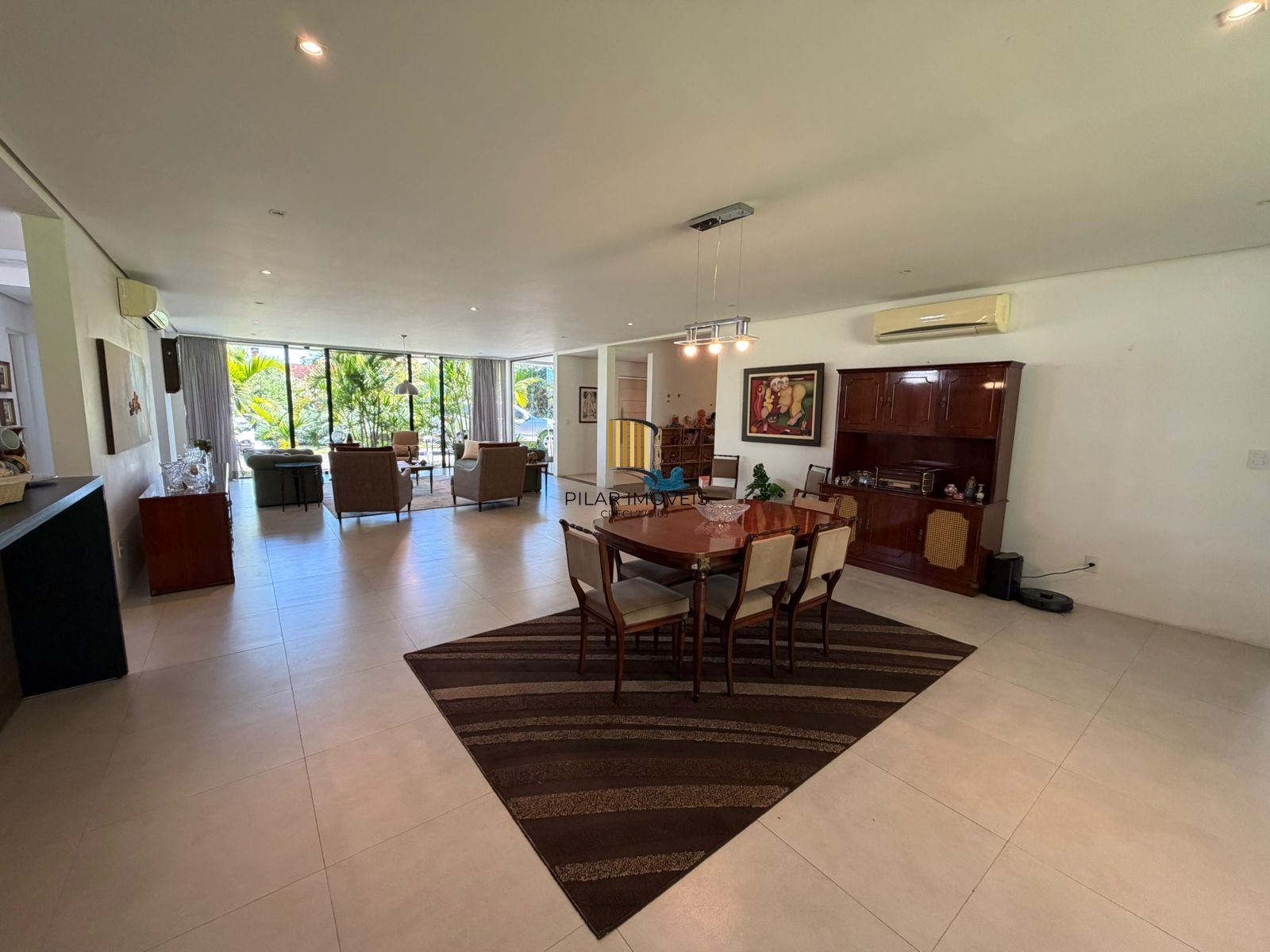 Linda Residência com 3 amplas suítes no Terra Ville.