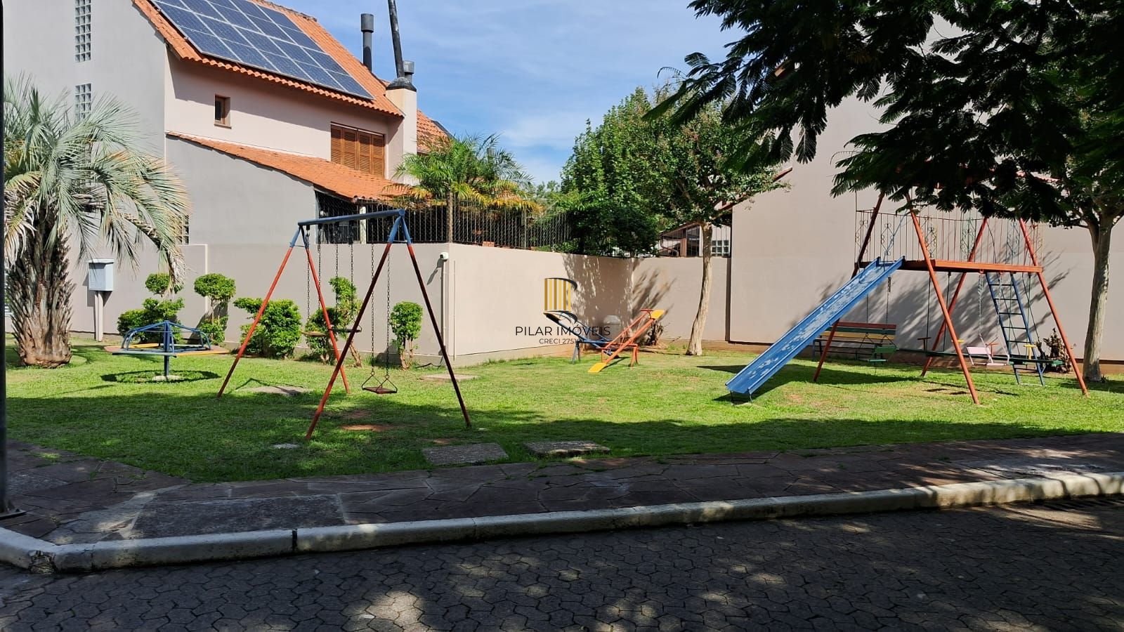 Casa de Condomínio 2 dormitórios no bairro Guarujá