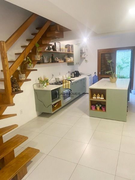 Casa para Venda - 108.8m², 2 dormitórios, sendo 2 suites, 1 vaga - Teresópolis