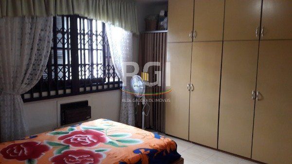 Casa para Venda - 190m², 3 dormitórios, sendo 1 suites, 2 vagas - Cavalhada