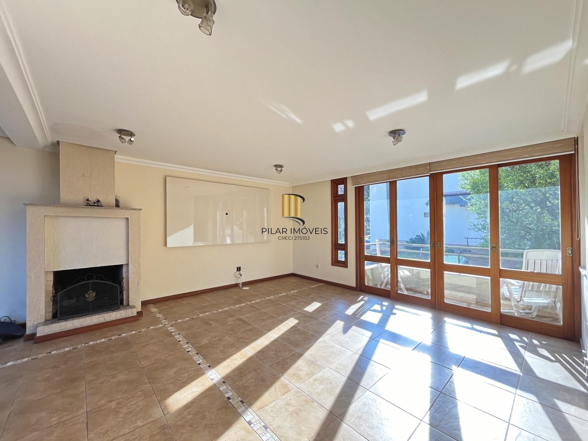 Casa em Condomínio no Jardim Isabel com 270m², 3 dormitórios, 4 vagas