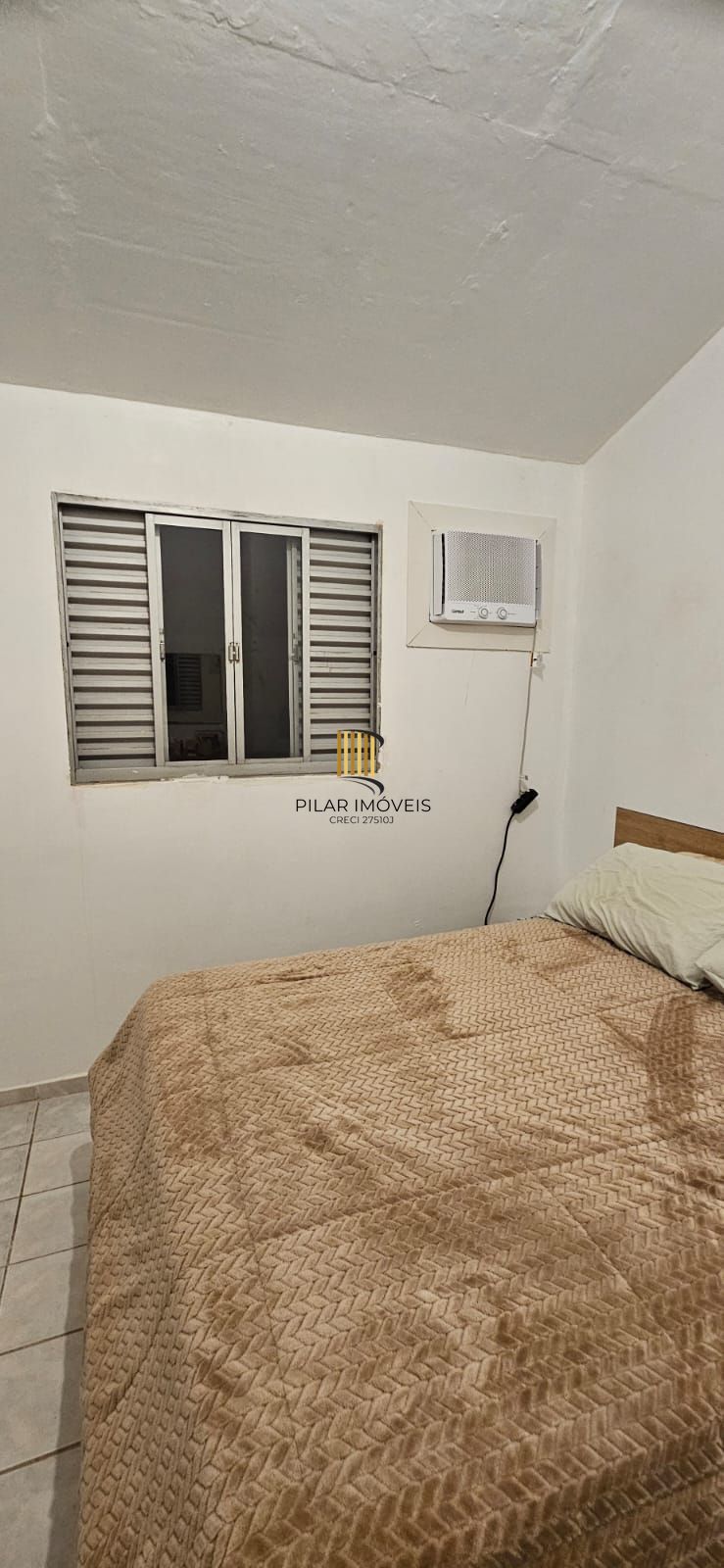 Ótima casa em condomínio, com 2 dormitórios.