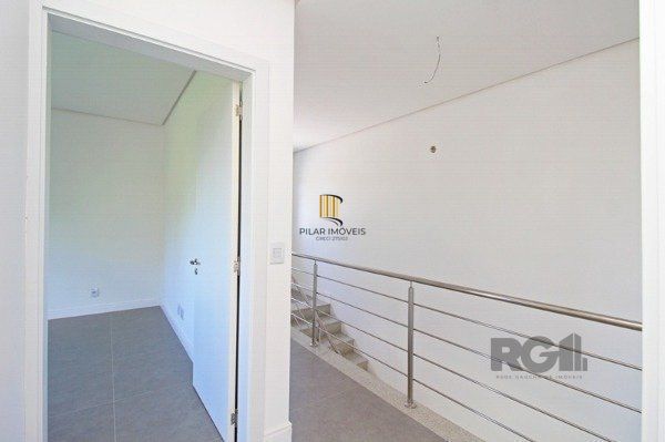 Casa em Porto Alegre, no bairro Jardim Isabel, com 3 dormitório(s), e 3 banheiro