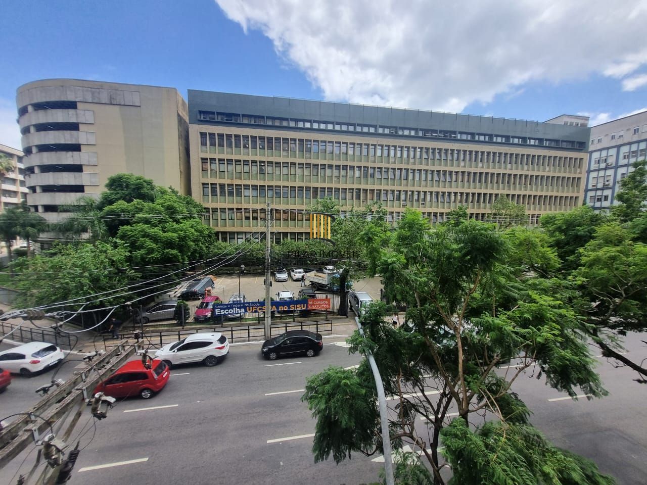 Amplo apartamento, em localização privilegiada no Bom Fim.