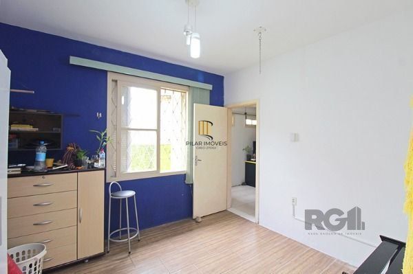 Casa em Porto Alegre, no bairro Ipanema, com 4 dormitório(s), e 4 banheiros, à v