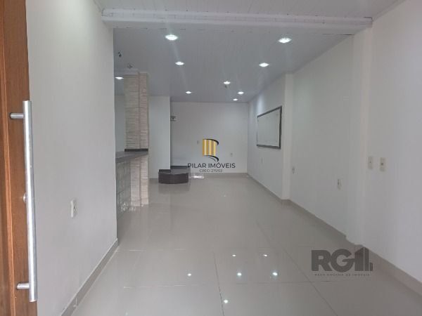 Casa em Porto Alegre, no bairro Restinga, com 4 dormitório(s), e 4 banheiros, à 