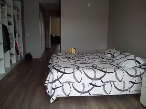 Casa no TerraVille com 3 dormitórios sendo 2 suítes.