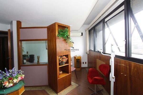 Conjunto/Sala em Porto Alegre, no bairro Rio Branco, à venda.