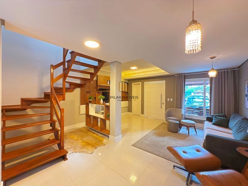 Casa com vista para o Rio e 3 dormitórios