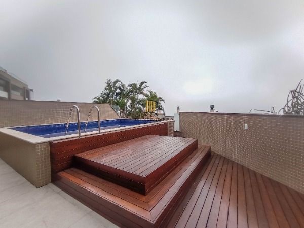 Cobertura para Venda - 346.66m², 3 dormitórios, sendo 3 suites, 4 vagas - Vila A