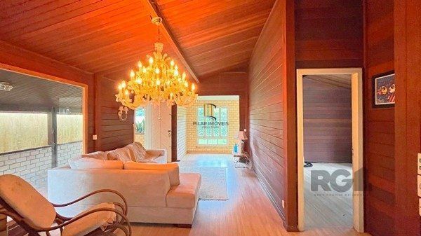 Casa em Porto Alegre, no bairro Ipanema, com 3 dormitório(s), e 3 banheiros