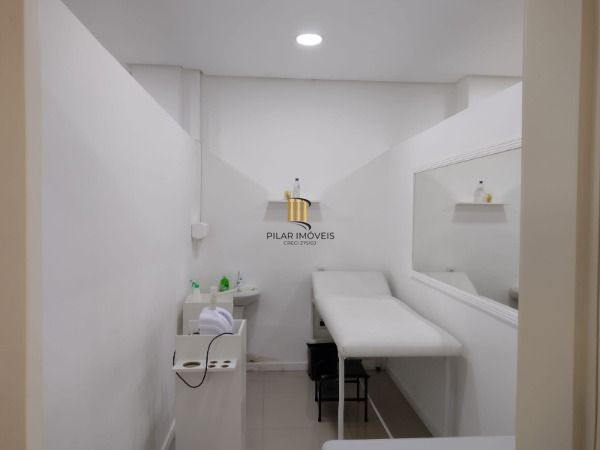 Loja em Porto Alegre, no bairro Menino Deus, e 3 banheiros, à venda.