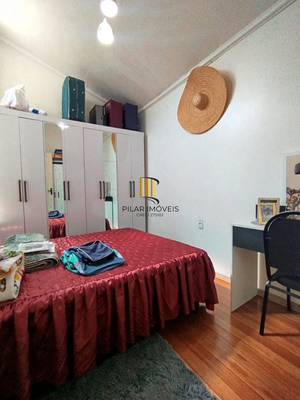 Ótima casa c/3 quartos, suite, 2 vagas e 120m², próximo á Igreja São Jorge