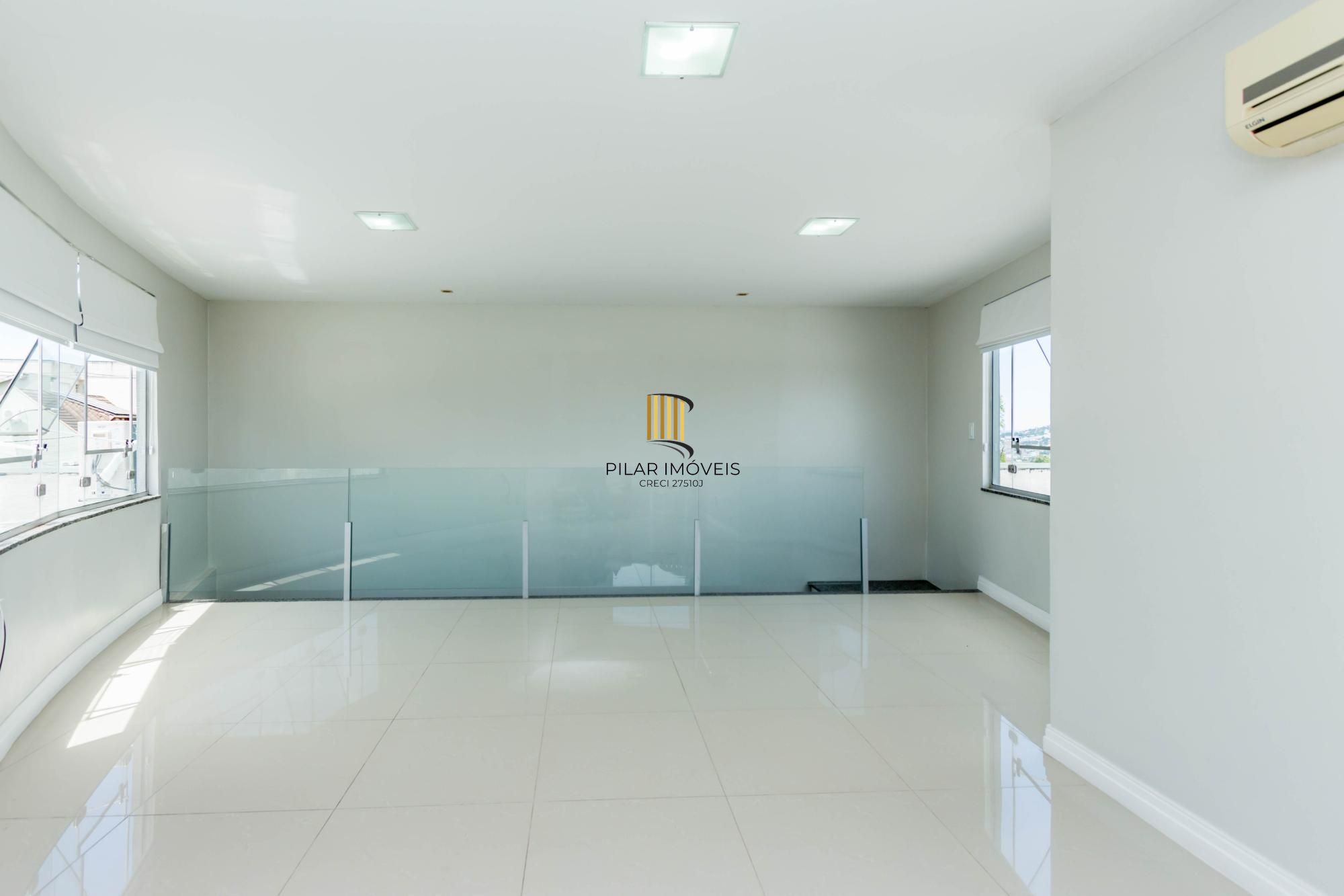 Casa Alto Padrão 3 dormitórios, 2 suítes, 4 banheiros, 4 vagas/box, Bairro Santo Antonio em Porto Alegre RS