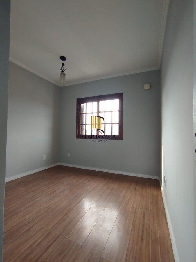 Sobrado triplex com 142m² -  apenas R$ 2.500,00 m² - aceita FGTS/FInanciamento